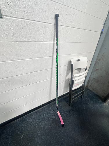 Senior Reebok 9K o stick shaft 2 piece (Used)