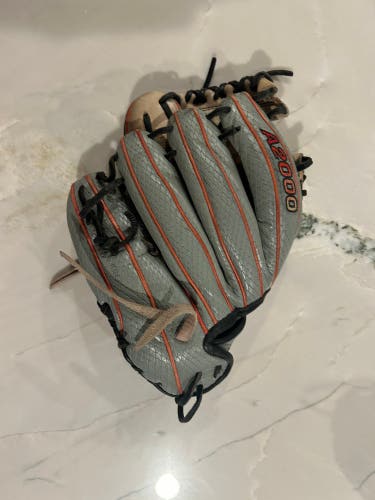 Wilson A2000 RH Infield Baseball Glove 11.25" (Used)