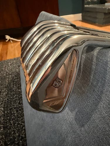 2019 Wilson Staff D7 Forged Right Handed Iron Set Stiff Flex (7 Clubs) #5 - #9, PW, GW (Used)