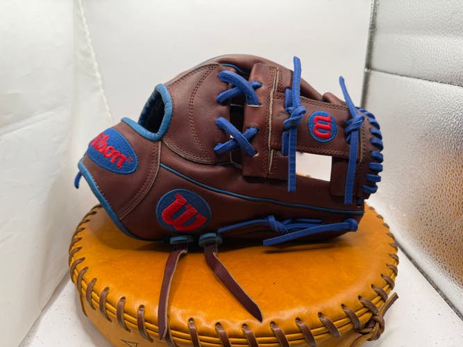 Wilson RH Infield A2000 Baseball Glove 11.75" (Used)