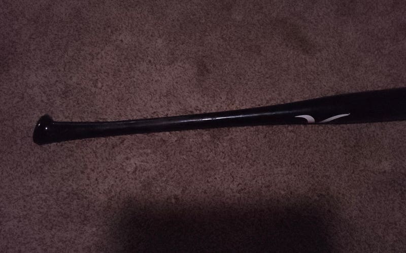 Victus V-Cut Bat (-3) 30 oz 33" (Used) AXE BAT