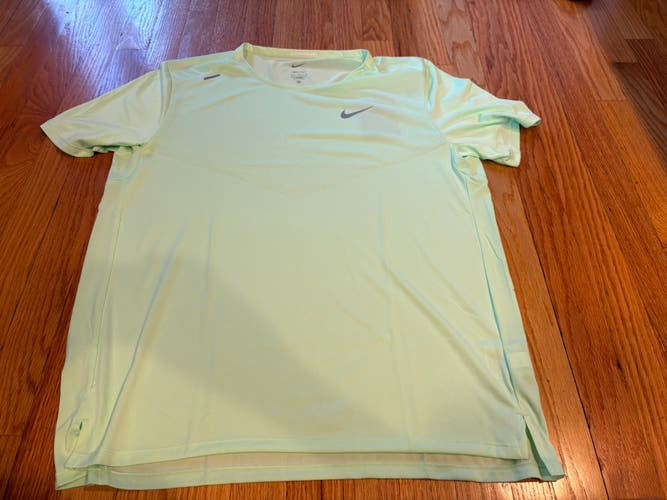 Nike Drifit ADV Stride Running T Shirt Tee Men's Large New $55 Retail Lime Blast