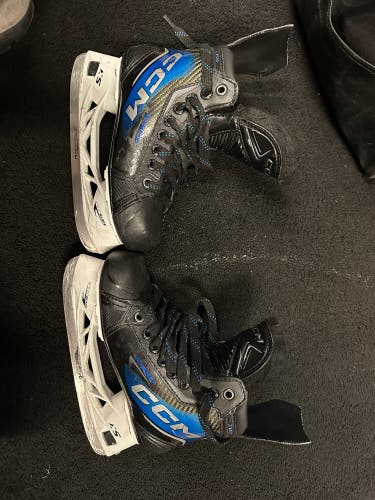 Blue 2024 CCM JetSpeed XTra Hockey Skates Regular Width Size 3 (Used)