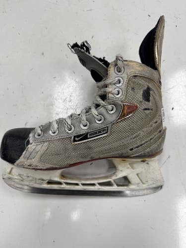 Used Bauer Xvi Junior Hockey Skate Junior 04 11860-c000310322