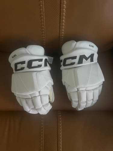 Boston bruins stadium series tacks xr gloves CCM Gloves 14" (New)