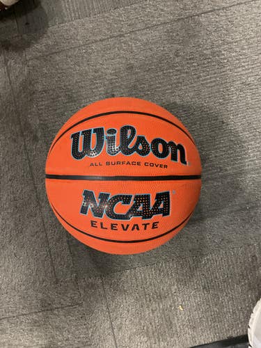 Used Wilson Ncaa Elevate Basketball Adult Indoor 11614-s000238074