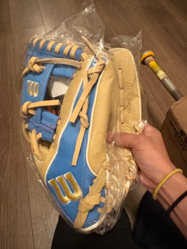 Wilson A500 RH Infield Baseball Glove 11.5" (New)