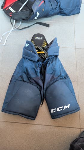 Junior Medium CCM Tacks 5092 Hockey Pants (Used)