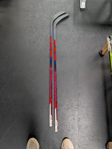 2 PACK Intermediate CCM JetSpeed FT475 Left Hand Hockey Stick P28 55 Flex (New)