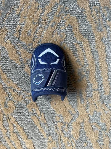 Navy Junior EvoShield Elbow Guard Elbow Protection (only formed, not used)