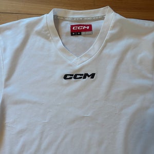 White Medium Men's CCM Hockey Practice Jersey (Used)