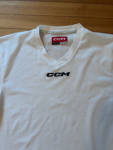 White Medium Men's CCM Jersey (Used)