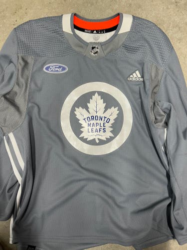 Adidas Toronto Maple Leafs Practice Jersey Gray (New) Size 58