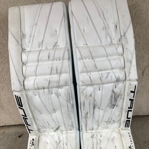 35"+2 Senior True Catalyst 7X3 Goalie Leg Pads (Used)