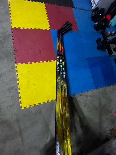 Senior Bauer Vapor Flylite Right Handed Hockey Stick P86 77 Flex Pro Stock (New)