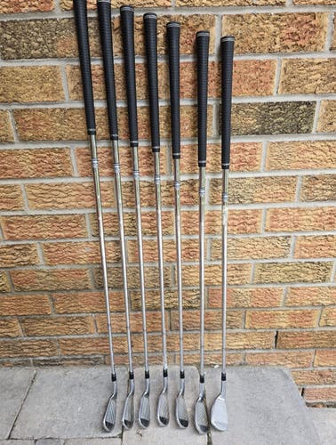 Men's TaylorMade Burner Right Handed Iron Set Regular Flex 7 Pieces 38" (Used)