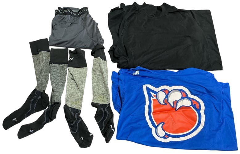 Xtra-Large Bakersfield Condors Hockey Apparel Bundle (Used) 7943 (A R7 S5 L1)