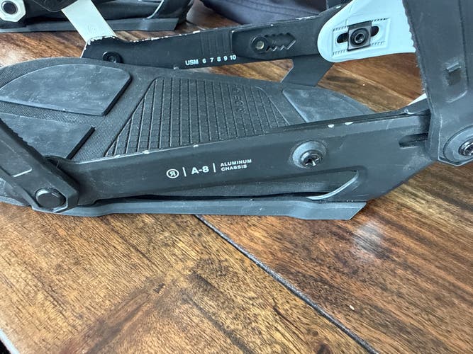Medium Ride A-8 Snowboard Bindings (Used)