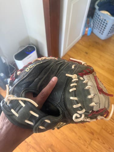 2019 Wilson A2000 RH Catcher's Baseball Glove 33" (Used)