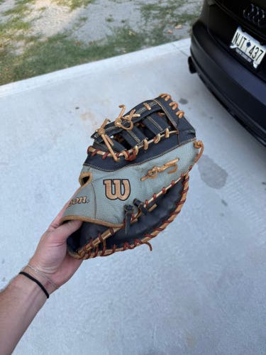 Wilson A2000 RH First Base Baseball Glove 11.5" (Used)