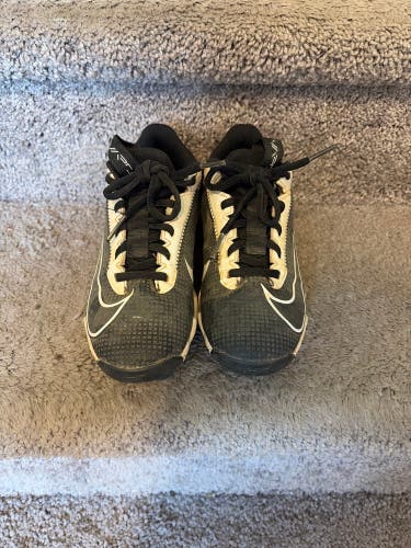 Black Kid's 2.5Y (Big Kids / Youth) Youth Nike vapor Low Top Molded Cleats (Used)