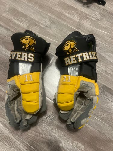 UMBC Team Issued Maverik Max Lacrosse Gloves (Used)
