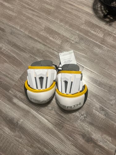 UMBC Team Issued Never Worn Large Adult Maverik Max Arm Pads (New)