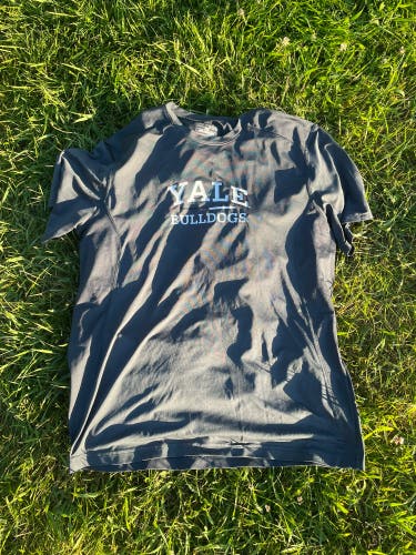 Gray XL Yale Men's Under Armour Shirt (Used)