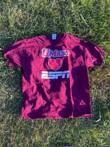 Maroon UMass Basketball 2008 NIT XL Men's Shirt (Used)