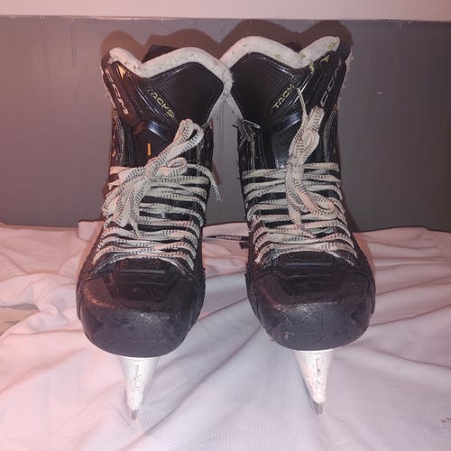 CCM AS-V Pro Hockey Skates Regular Width 7 (Used)