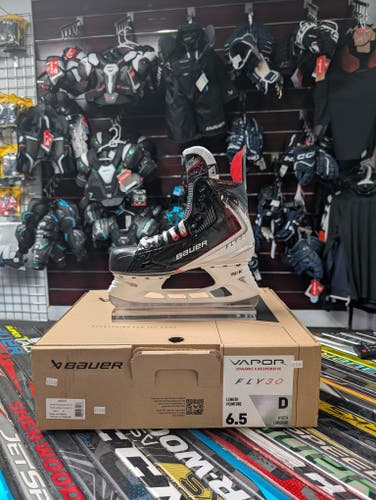 2025 Bauer Vapor Fly30 Hockey Skates Regular Width 6.5 (New)