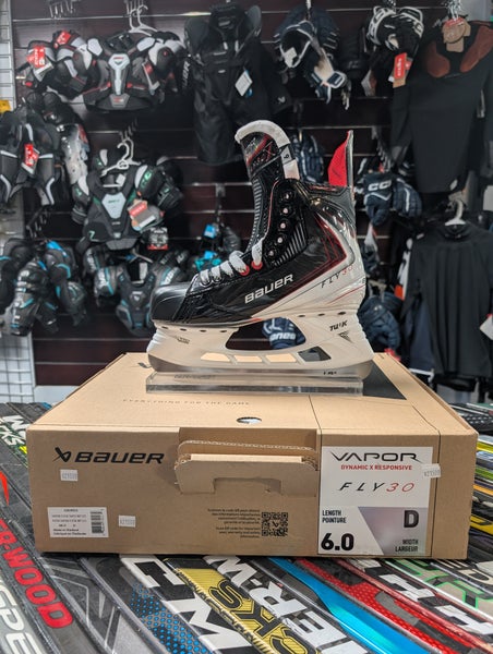 2025 Bauer Vapor Fly30 Hockey Skates Regular Width 6 (New)