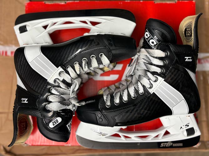CCM Tacks 652 Pro - Senior 6.5 / Regular Width (New)