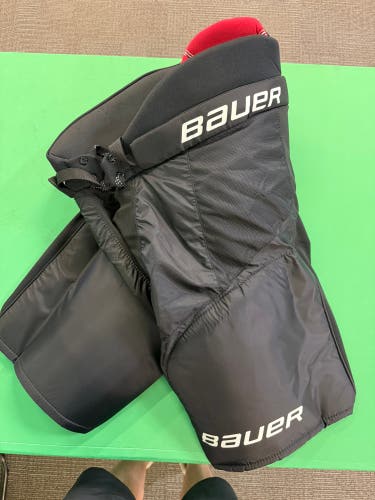 Senior Medium Bauer Nsx Hockey Pants (Used)