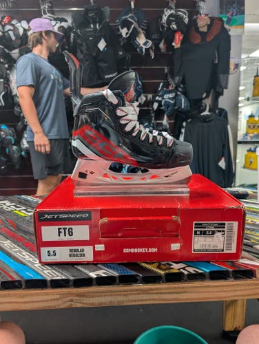 CCM JetSpeed FT6 Hockey Skates Regular Width Size 5.5 (New)