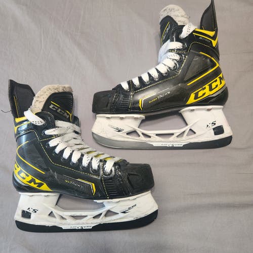 Black/Yellow 2020 CCM Super Tacks 9380 Hockey Skates Regular Width Size 4 (Used)
