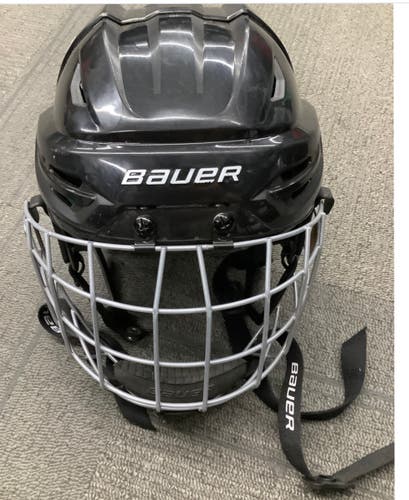 Small Bauer Re-Akt 55 Helmet (Used)