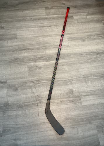 Senior Warrior Novium 2 Pro Hockey Stick Right Hand 85 Flex W88