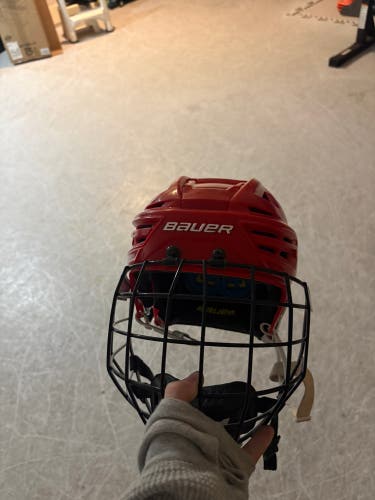 Medium Bauer Re-Akt 150 Helmet (Used)