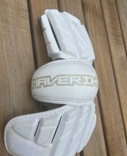 Medium Adult Maverik Max Arm Pads (Used)--NOTE Top Left ONLY