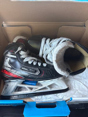 2019 Bauer Vapor X2.9 Hockey Goalie Skates Size 4 (Used)