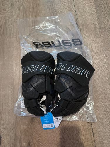 Bauer Vapor Flylite Gloves 15" (New)