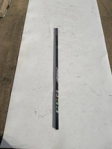 BROKEN Senior CCM Tacks XF Pro Right Handed Hockey Stick 85 Flex (Used)