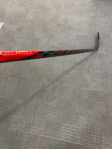Senior Bauer Nexus Tracer Hockey Stick Right Handed P28 70 Flex (Used)