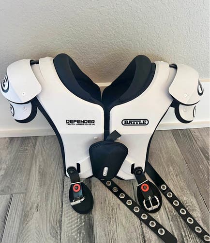 Large Youth Battle Defender Shoulder Pads (Used)