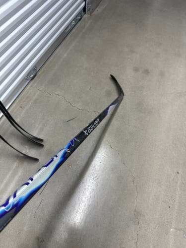 Madison capitals Senior Bauer Vapor Flylite Right Handed Hockey Stick P28M 70 Flex Pro Stock (New)