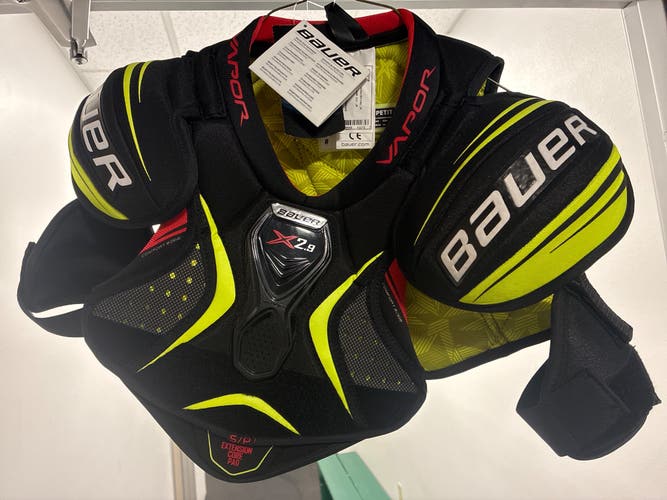 Small Junior Bauer Vapor X2.9 Shoulder Pads (New)