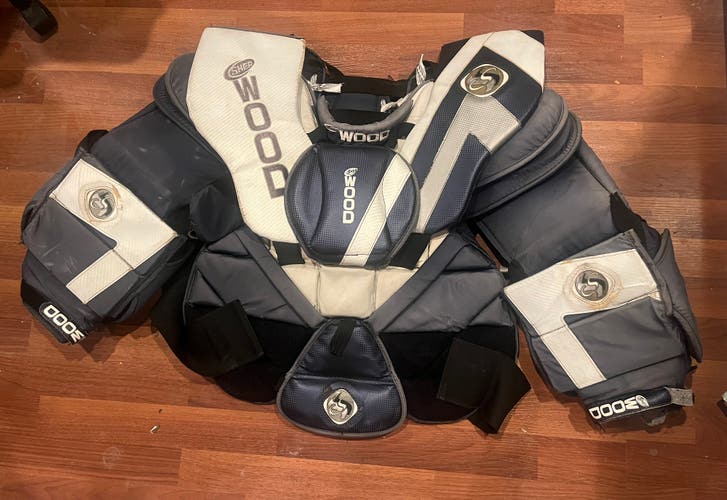 Large/Extra Large Sher-Wood AB9980 Goalie Chest Protector (Used)