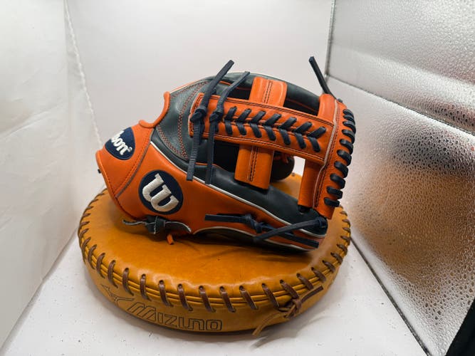 Wilson RH Infield A2000 CC1 Baseball Glove 11.75" (Used)