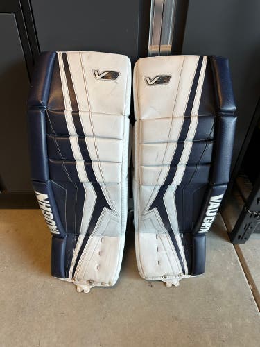 33" Vaughn Velocity V9 Pro Goalie Leg Pads (Used) Offers welcome!